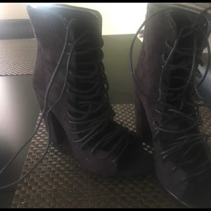 🔥Lace up booties 🔥✨Brand New✨